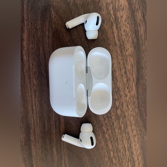 AirPod pro - Picture 1 of 2